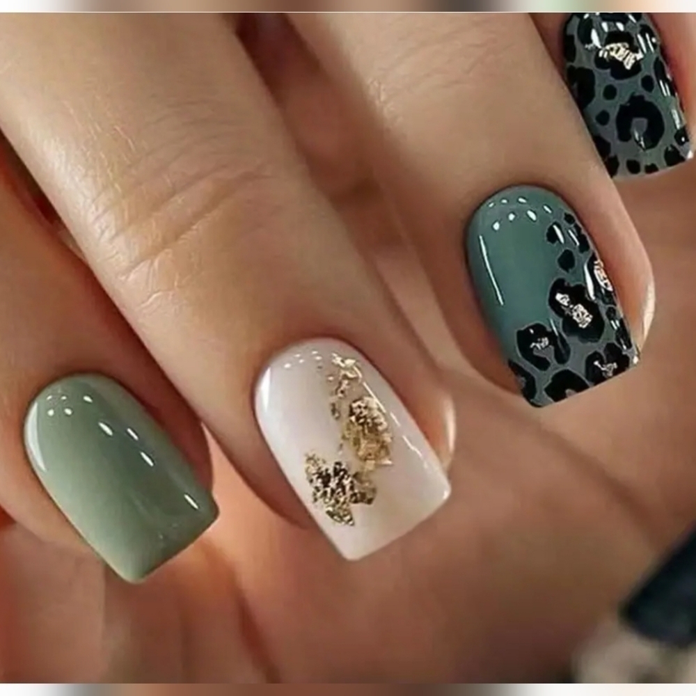 24 Pieces Fake Press On Nails